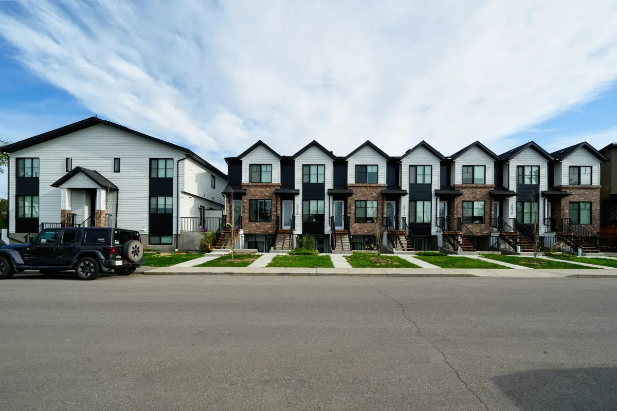 18 Ave NW, photo 3