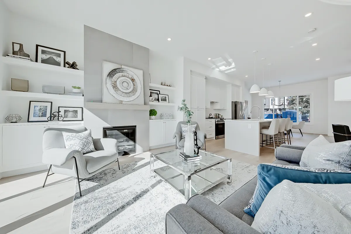 Regal Cres NE, photo 2