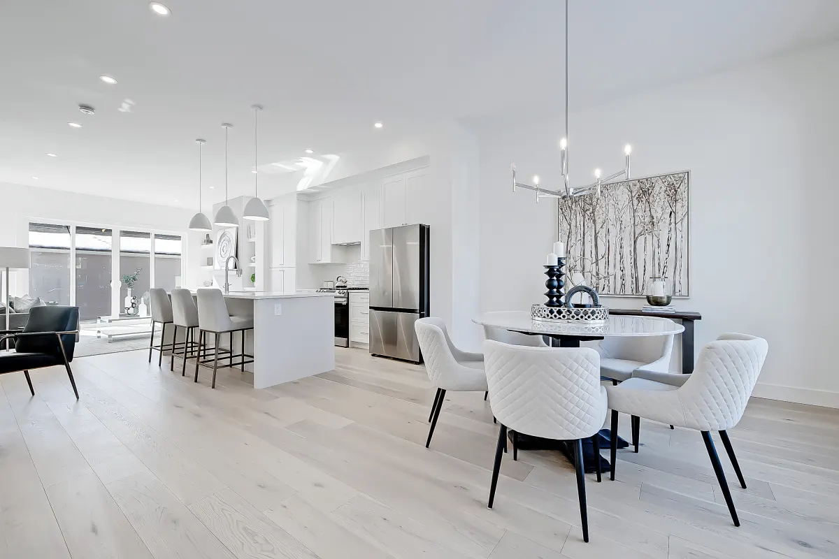 Regal Cres NE, photo 6